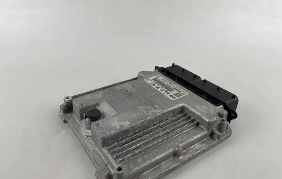 Volkswagen Tiguan Engine control unit/module 04L907309P