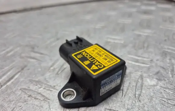 Toyota RAV 4 (XA20) Airbag deployment crash/impact sensor 8944160010
