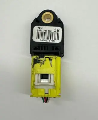 Toyota Verso Airbag deployment crash/impact sensor 8983105020 0420115755