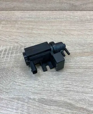BMW 1 E81 E87 Turbo solenoid valve 70206301 7805391 1174