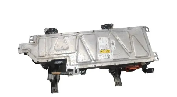 Voltage converter inverter
