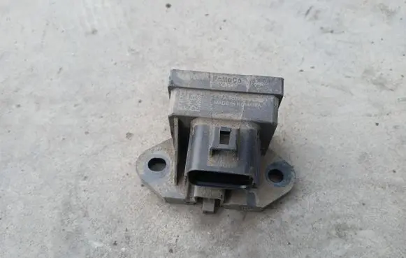 Ford Focus Fuel pump relay F1FA-9D370-GA