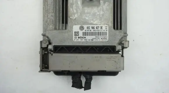 Volkswagen Jetta VI Engine control unit/module 03C906027BE 0261S07005