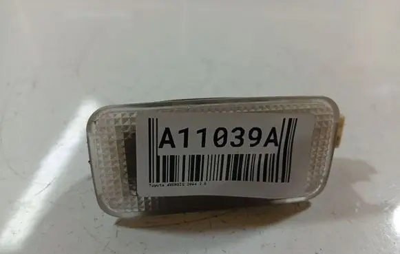 Toyota Avensis T250 Other interior light 8124005040