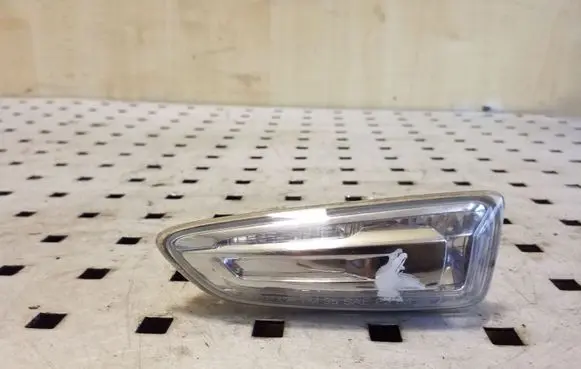 Opel Zafira C Front fender indicator light E1012724