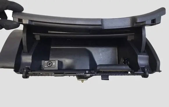 Skoda Octavia Mk2 (1Z) Glove box set 1Z1857103