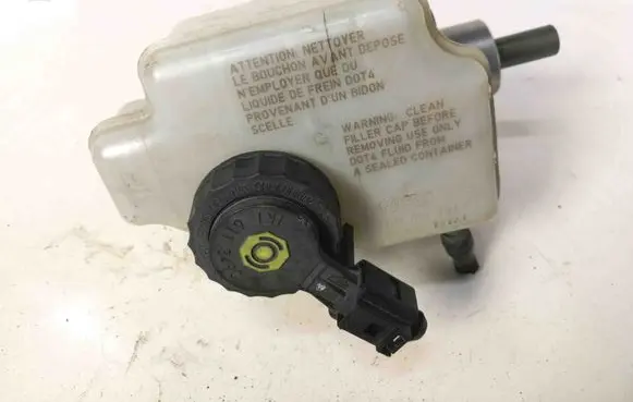 Volkswagen Caddy Master brake cylinder 1K1611301