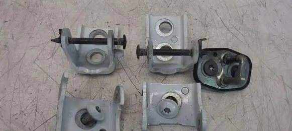 Citroen C3 Rear door hinge set 9655466380