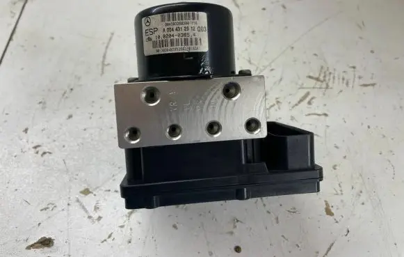 Mercedes-Benz CLK A209 C209 ABS Pump A0325459132 A0044312912