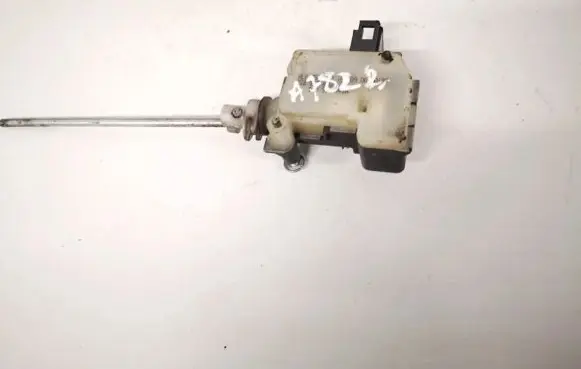 Skoda Octavia Mk2 (1Z) Central locking motor 