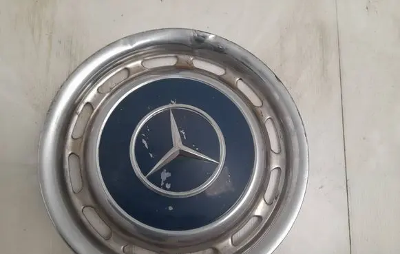 Mercedes-Benz 250 280 W108 R14 wheel hub/cap/trim A1.1