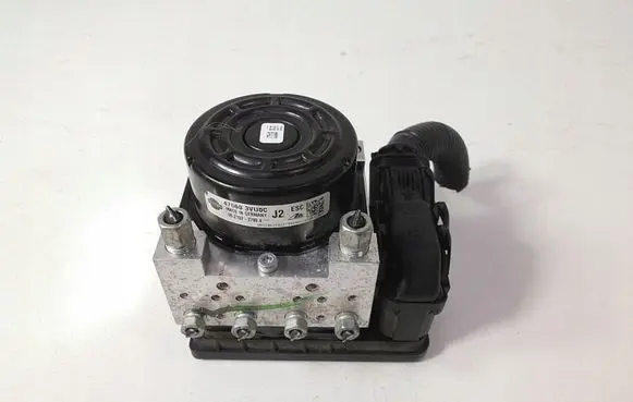 Nissan Note (E12) ABS Pump 476603VU0C