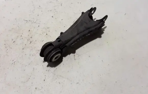 Rear control arm