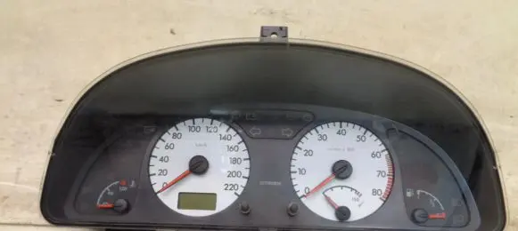 Citroen C5 Speedometer (instrument cluster) 9645745080B