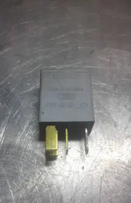Toyota Avensis T250 Other relay 9008087019 0332011001