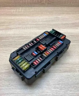 BMW 3 F30 F35 F31 Fuse module 9224879 10688710