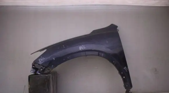 Mazda CX-5 Fender mounting bracket HUJNTSCHHRHJFG