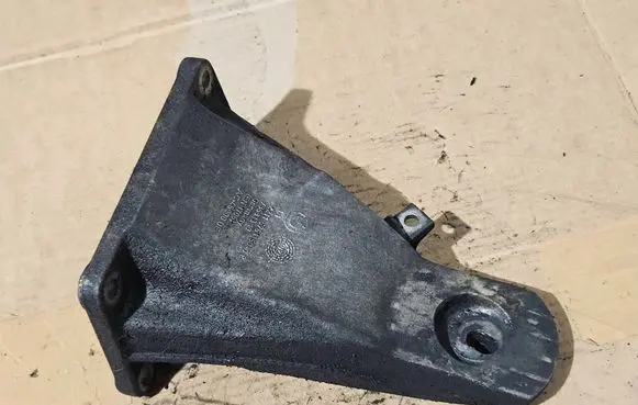 BMW 5 E60 E61 Engine mounting bracket 6761150 73681310 AC46000DF