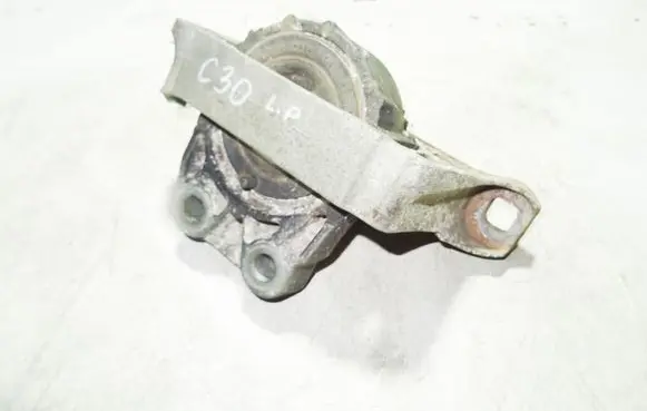 Volvo C30 Engine mount bracket 8M516F012SB 8M516F012