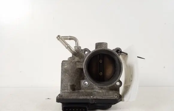 Toyota Avensis T250 Throttle valve 22030-0D010