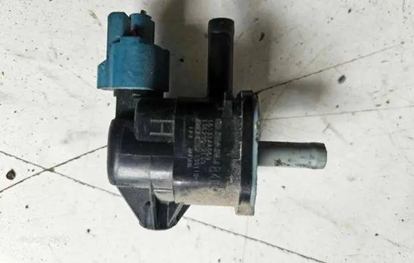Subaru Outback Turbo solenoid valve 16131AA060 136200-7130