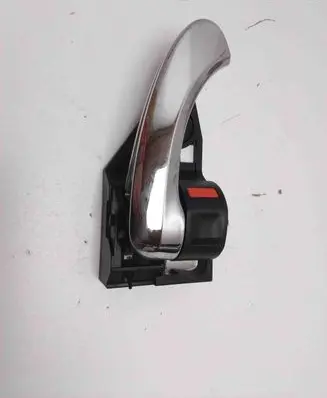 Toyota RAV 4 (XA20) Front door interior handle