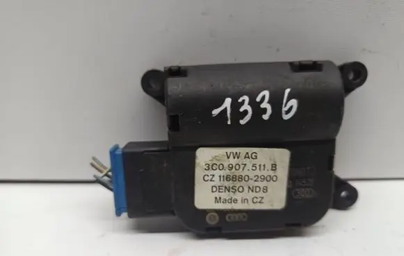 Volkswagen Golf V Air flap motor/actuator 3C0907511B CZ1168802900