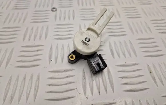 Opel Zafira C Clutch pedal sensor 13597418