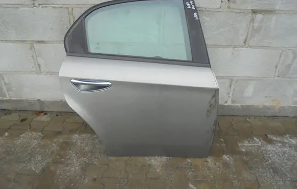 Alfa Romeo 159 Rear door 