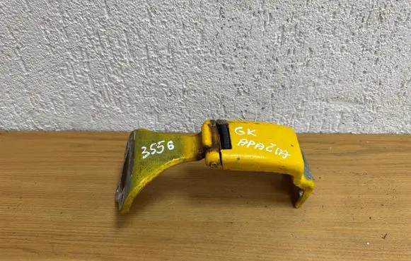 Mercedes-Benz Vito Viano W639 Rear door lower hinge A6397401437