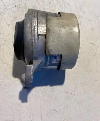 Mercedes-Benz C W205 Engine mount bracket