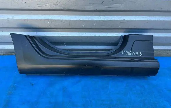 Skoda Octavia Mk3 (5E) Sill 7C0809323B