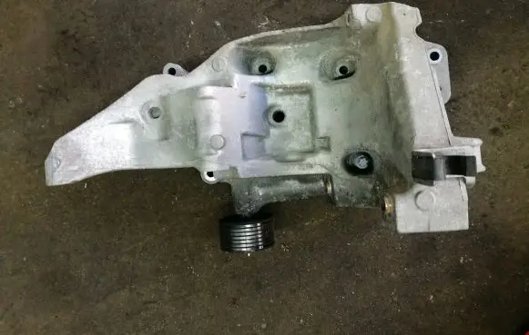 BMW X6 E71 Engine mounting bracket 7802639
