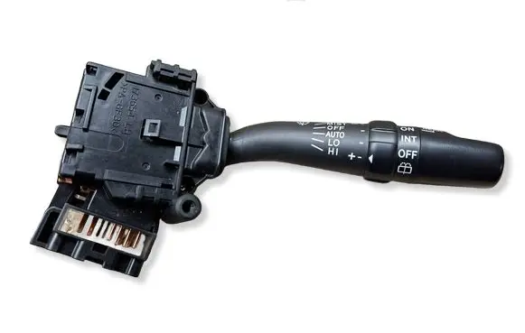 Toyota Avensis T250 Wiper control stalk 8465205170 173654