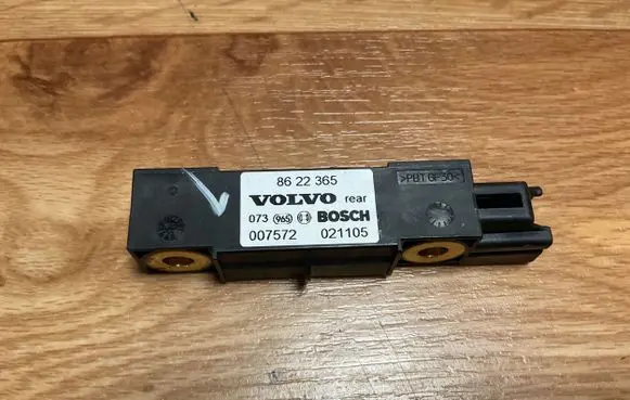 Volvo V70 Airbag deployment crash/impact sensor 8622365 007572 021105