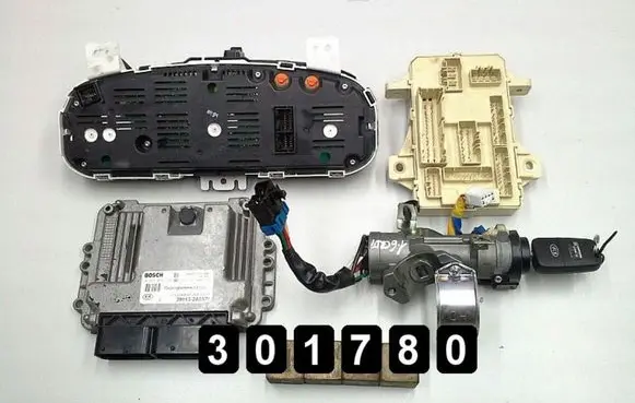 KIA Ceed Engine control unit/module 0281016738