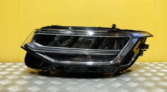 Volkswagen Tiguan Headlight/headlamp 5NL941035A 3026