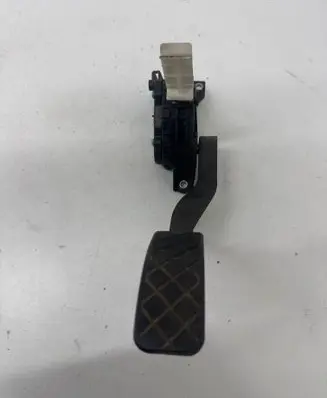 Audi A3 S3 8L Accelerator throttle pedal 1J1721503H