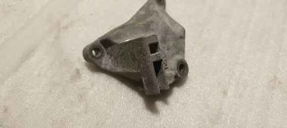 Dacia Sandero III Generator/alternator bracket 117107507R