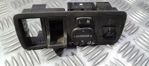 Toyota Corolla Verso E121 Wing mirror switch 183574