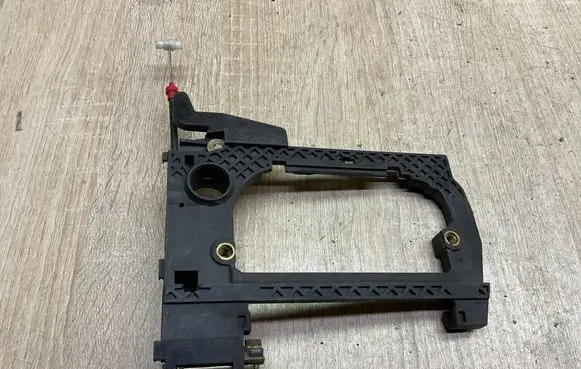 Front door exterior handle/bracket