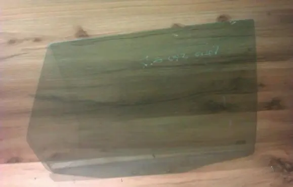 Volvo S40, V40 Rear door window glass