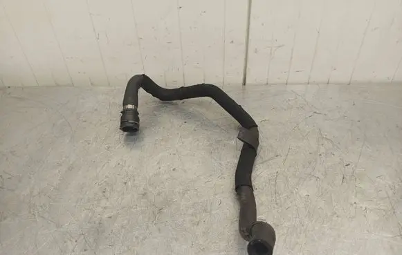 Audi Q7 4L Engine coolant pipe/hose 7L6122109D