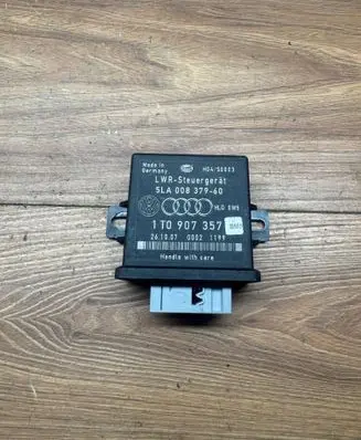 Volkswagen Jetta V Light module LCM 1T0907357 5LA00837960