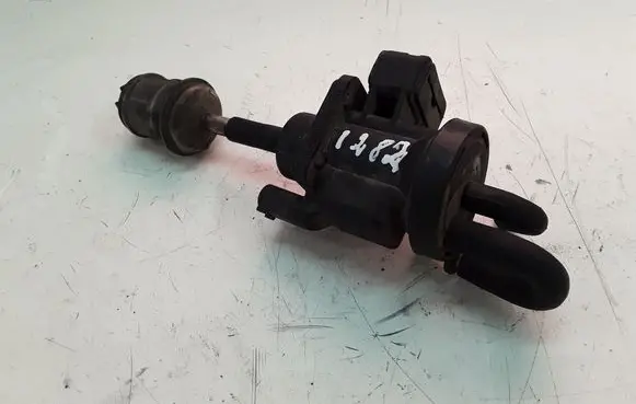 Mercedes-Benz ML W163 Turbo solenoid valve A0005450527