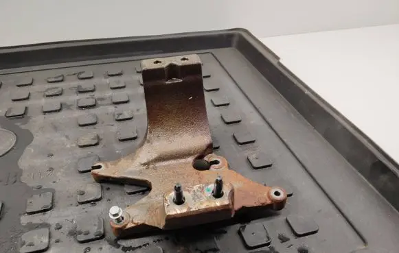 Volvo V60 Engine mounting bracket 31480833 A0090
