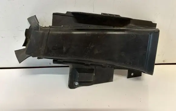 BMW 3 E46 Air intake duct part 8197928