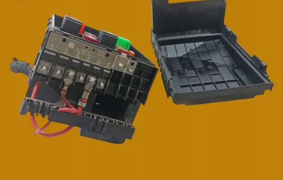 Volkswagen Golf Plus Fuse box set