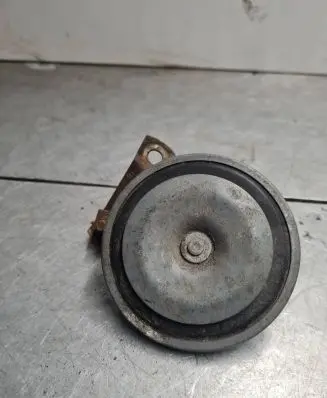 Mitsubishi Carisma Horn signal E10020011