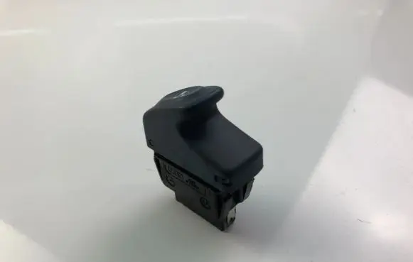 Renault Megane III Electric window control switch 838097C